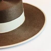 Sombrero Ala Ancha Superior Caoba