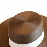 Sombrero Ala Ancha Superior Caoba