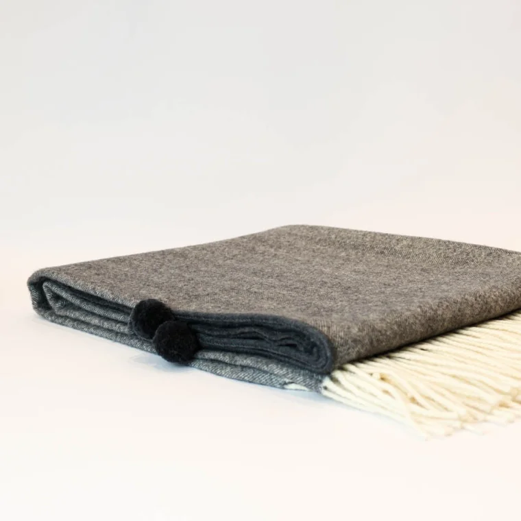 Poncho 100% Pura Lana Virgen de Grazalema Gris