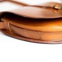 Bolso Estribo Avellana