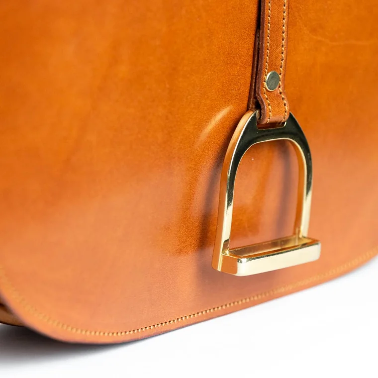 Bolso Estribo Avellana