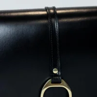 Bolso Estribo Negro