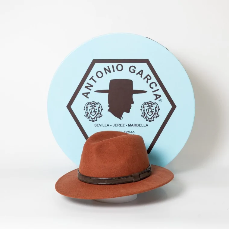 Sombrero Mascota Canal Hermes